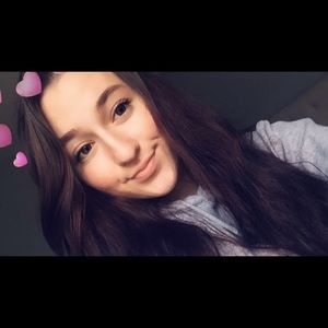 Meet your Posher, Phoebe